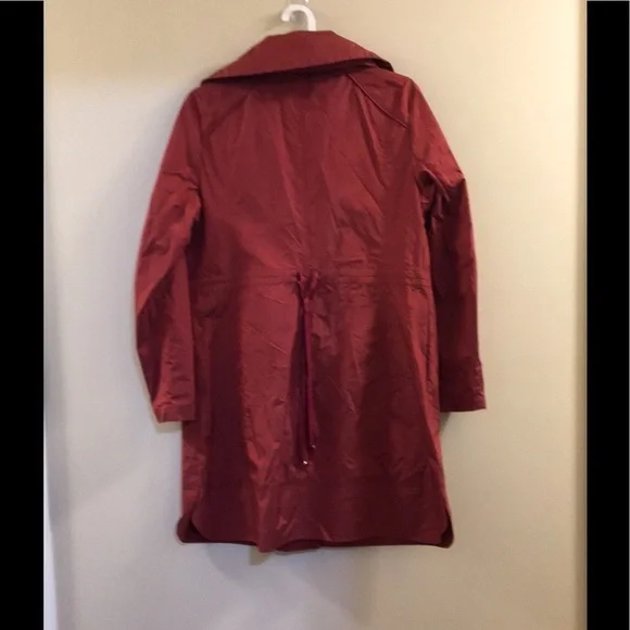 COLE HAAN SIGNATURE Back Bow Hooded Raincoat - Picture 4 of 16